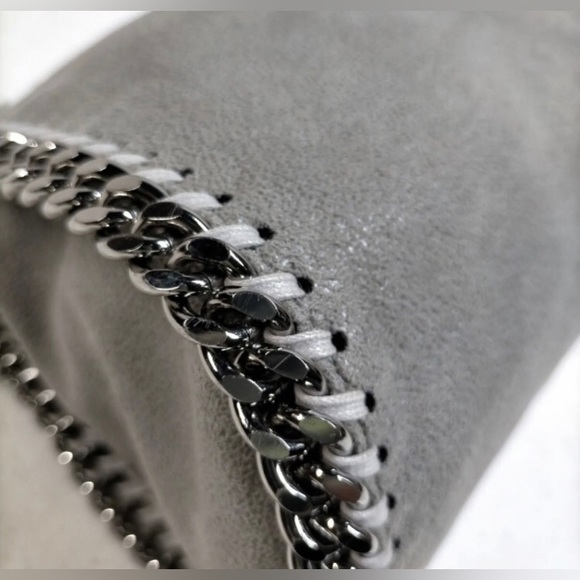 SOLD STELLA MCCARTNEY Falabella vegan leather tote. Never worn. - Picture 5 of 12